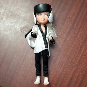 🎉2/$25🎉 Bratz Cloe X-treme Kick Boxing Doll